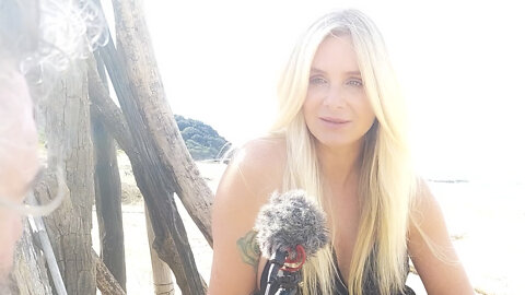 Beauty and her Beach: The Thought's and Feelings of Leeza