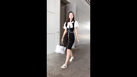 小姐姐走路帶風李涼涼Rumble#豪哥車模之家#