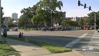 Trump car parade attracts thousands