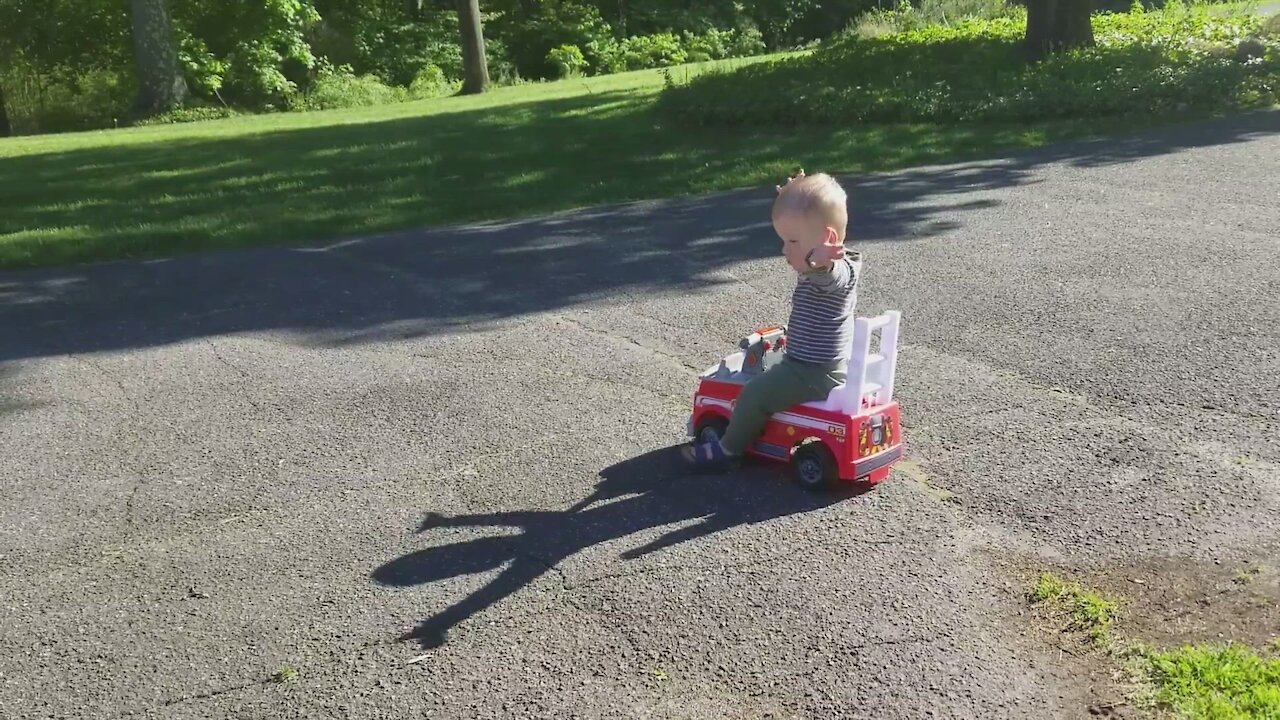 Groundhog Day Kids Vs. Shadows