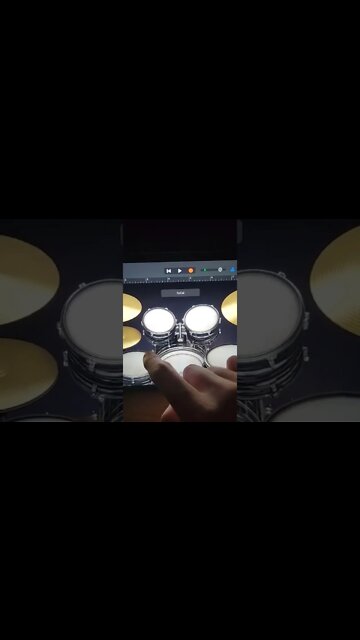 How to Play Drums Using Garageband?