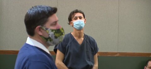 Man accused of climbing on plane wing back in court