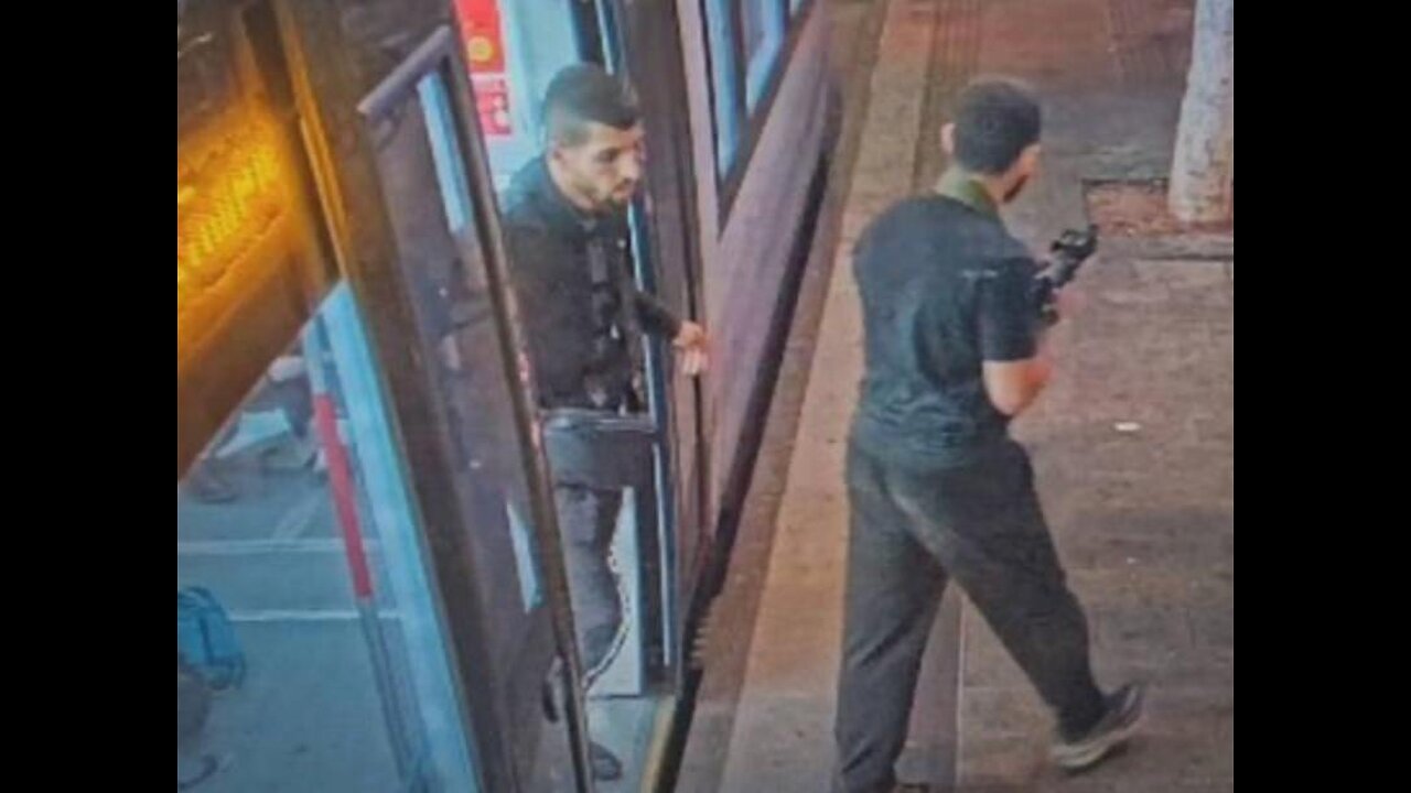 Terrorist attack on Israel : two shooters attack people on a train station
