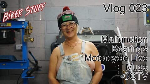 Vlog 023 - Up a ladder in these dungarees?