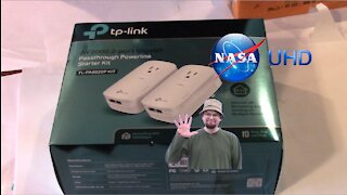 TP Link AV2000 2 Port Gigabit Passthough Powerline Starter Kit TL PA9020P KIT