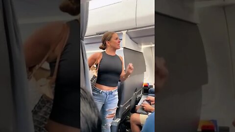 Tiffany Gomas thought she saw an Alien on an American Airlines Flight?