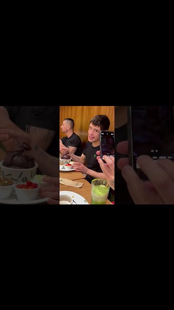 Pendant ce temps Brandon Moreno passe du bon temps 🍫😁