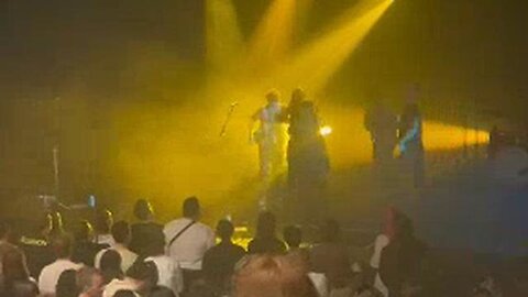 US singer Ethel Cain collapses onstage while headlining Vivid Sydney