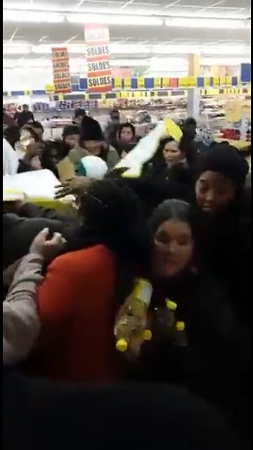 Ready to fight for food !!