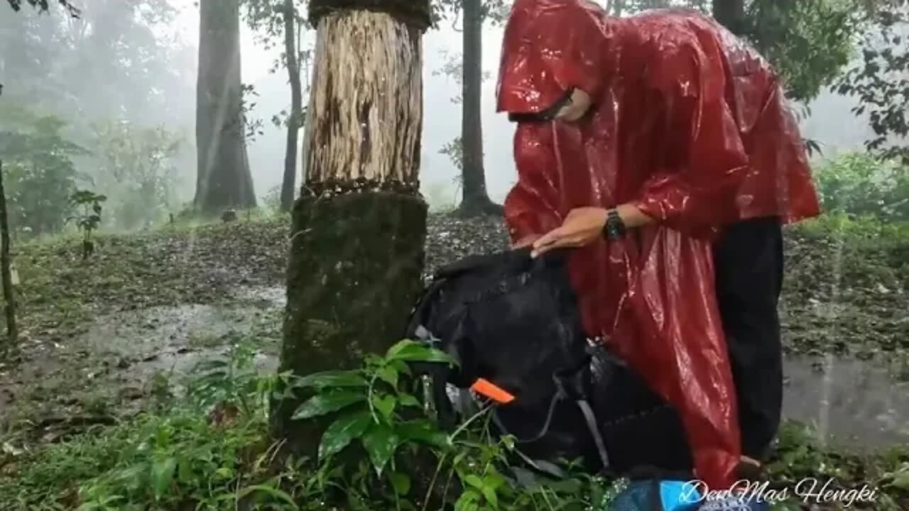SOLO ~ CAMPING ~ HEAVY ~ RAIN ~ ~ NON STOP RAIN FLOOD BEHIND THE SHELTER ASMR