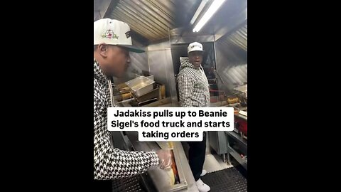 Jadakiss pulls up to Beanie Sigel’s food truck and takes over the grill! 🍔🔥