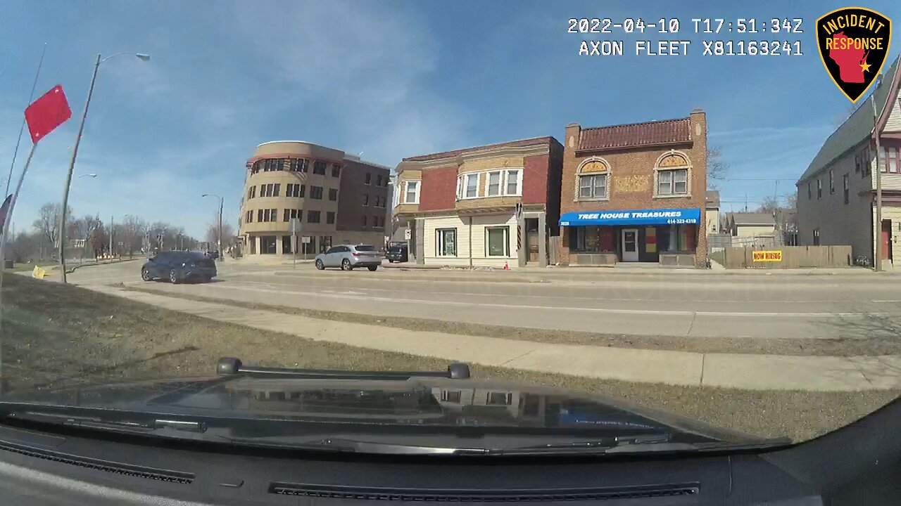 Dash Cam: Milwaukee Police Flat Tire Pursuit of Shooting Suspects