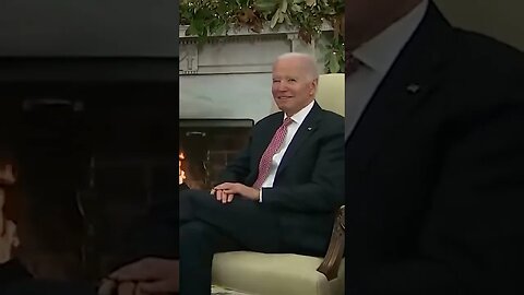 SENILE Biden Smiles as Staff SCREAMS Desperately Trying to Shush Journalists #shorts