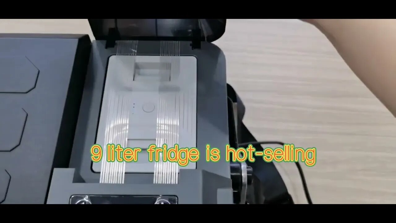 New type 9 liter portatble car fridge with battery & solar input--TIEFU Car Fridge12V 24V