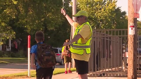Criss, cross, help wanted: What De Pere Police need as school year begins