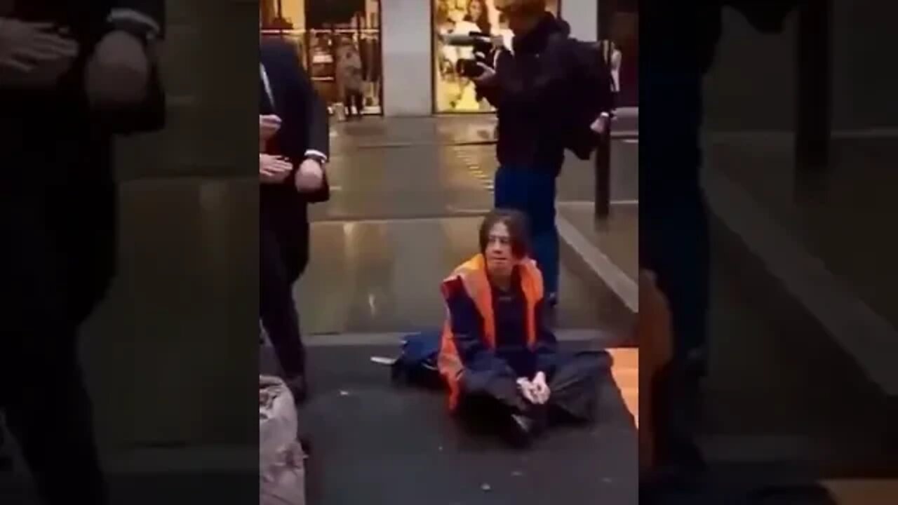 LONDON ACTIVISTS PROTEST VICTIMS AND WASTE THEIR OWN LIVES