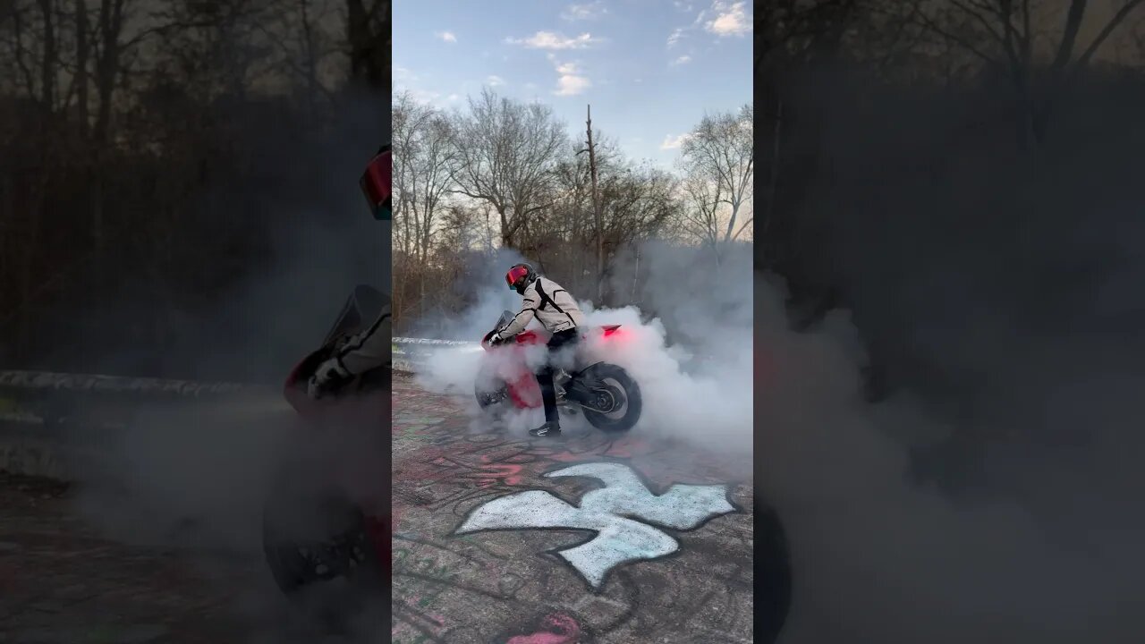 When it’s time for new tires😎 #ducati #burnout #panigale1199 #shorts
