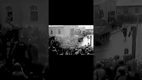 Libertação emocionante de prisioneiros de guerra em 1945 #war #guerra #historia #ww2