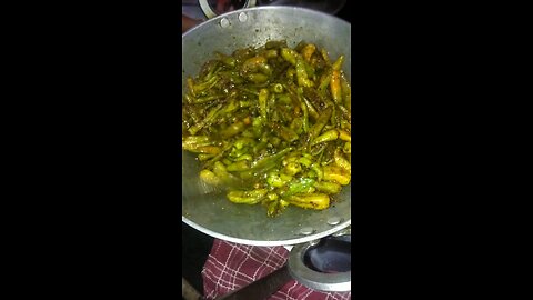 राई वाला हरी मिर्च का आचार कैसे बनाये के पूरा साल खराब न हो