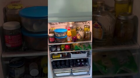 1950s LH110-KB General Electric refrigerator ￼