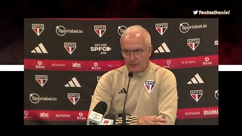Dorival Júnior diz que jogadores do Corinthians CONFESSARAM que o árbitro prejudicou o SPFC