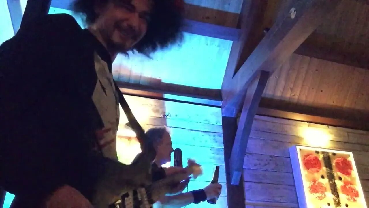"Knockin On Heaven's Door" JR & Samurai Live At Town Square
