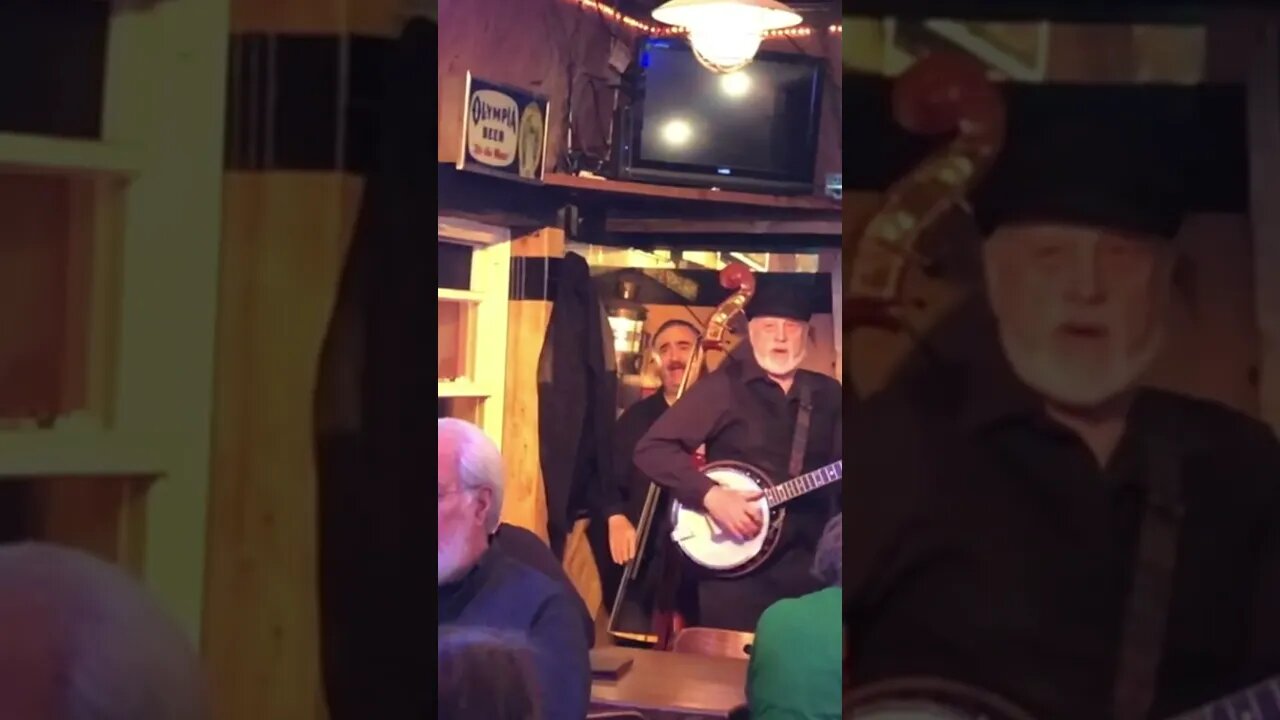 These guys were really good - who recognizes this song? #music #liveband #alameda