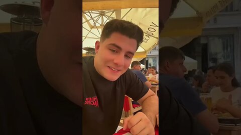 CINE CHELTUIE MAI MULT LA O MASA #oguritamica #mancaciosul #romania #mancare #food