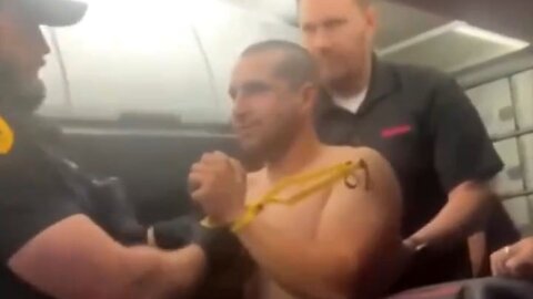 Man Tried To Open Airplane Door After Taking 10 Edibles & Attendant Turned Down Having Sex With Him