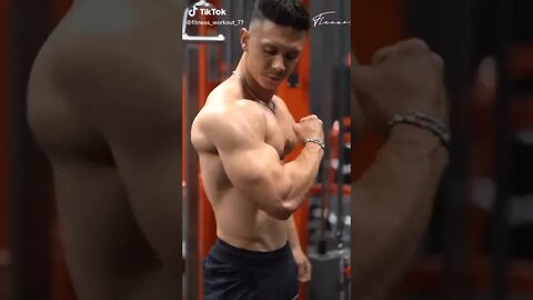 Chest & Bicep pump. Credit: Christian Fleenor. #fitnessworkout #fitnesstraining #gymworkou