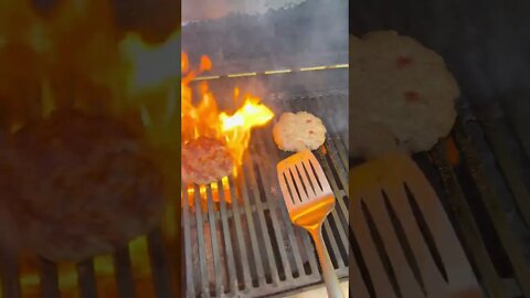 The Easiest Food to make, Burgers on the Grill #shorts #food #yummy