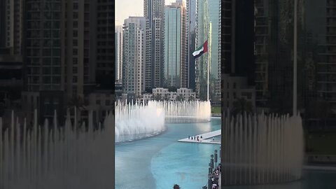 Burj Khalifa #burjkhalifa #dubai #shorts #skyscraper #lifeindubai