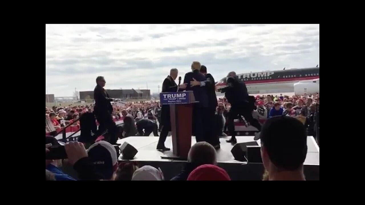 Secret Service Scrambles as Man Attempts to Rush Stage at Trump Rally