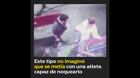 Rusa se defiende sola de un galán no deseado