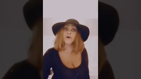 Tata LOLO TV est une femme fontaine selon Flore De Lille Veuve Joyeuse (polyandry) Le sexe Tabous