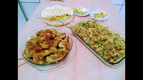 RICE WITH LENTILS, CHICKEN WITH CHAYOTE AND PEACH PIE