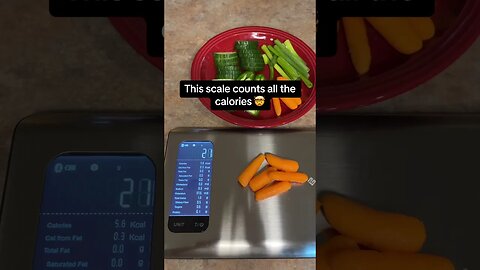 This scale counts every calorie! #fitnessjunkie #gym #fruit #mealprepping
