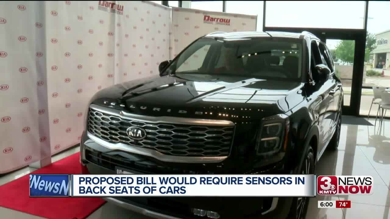Proposed bill would require all automobiles to feature back seat sensors