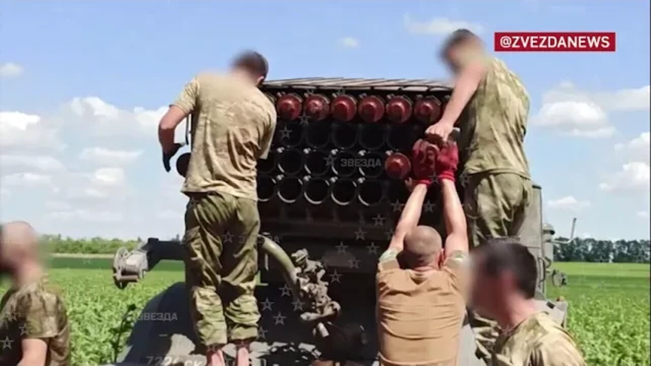 Russian BM-21 "Grad" MLRS Crews Blanketing Ukrainian Positions & Inflicting Huge Losses