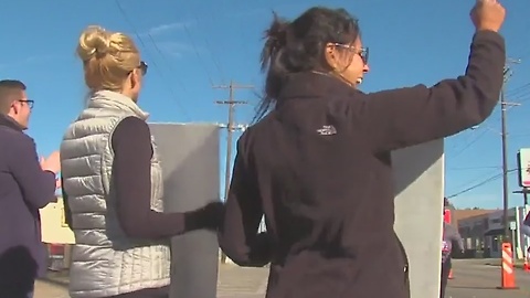 Thousands take part in Tulsa Route 66 Marathon