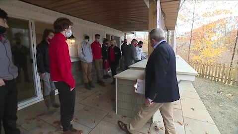 Low-income Cleveland students awarded full scholarships to local barber colleges