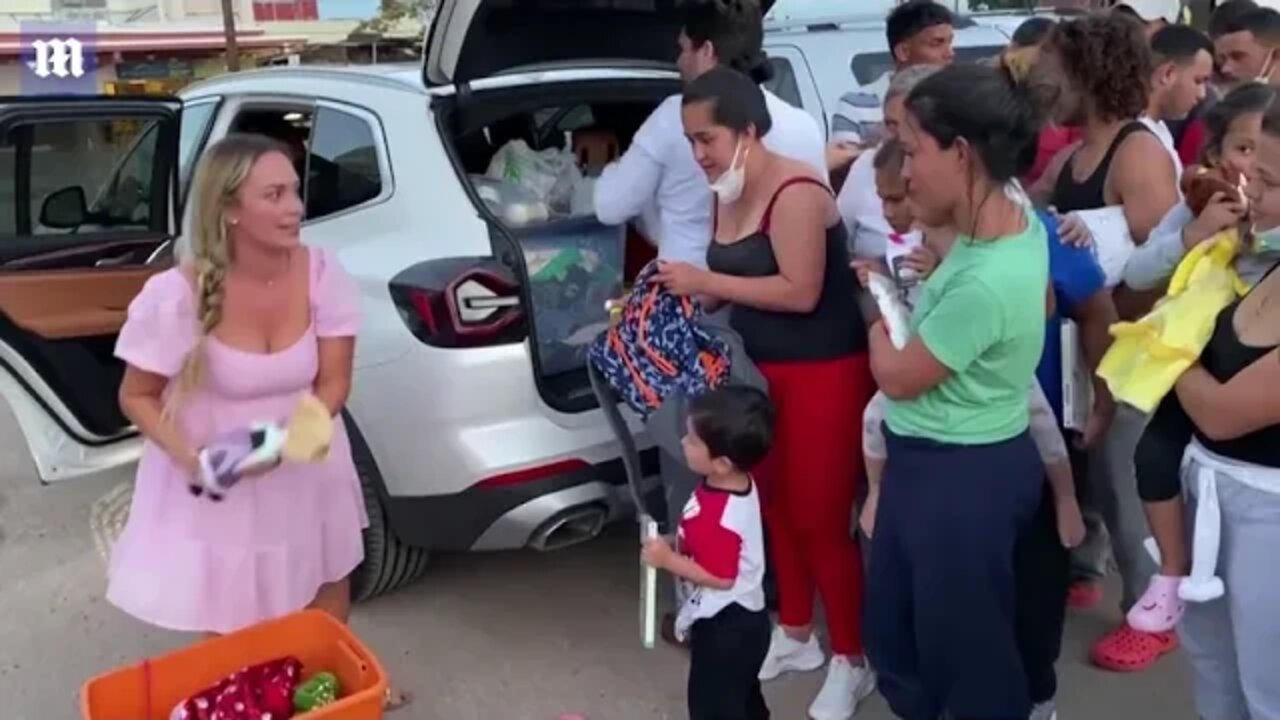 Migrants in El Paso wait in limbo at the border area