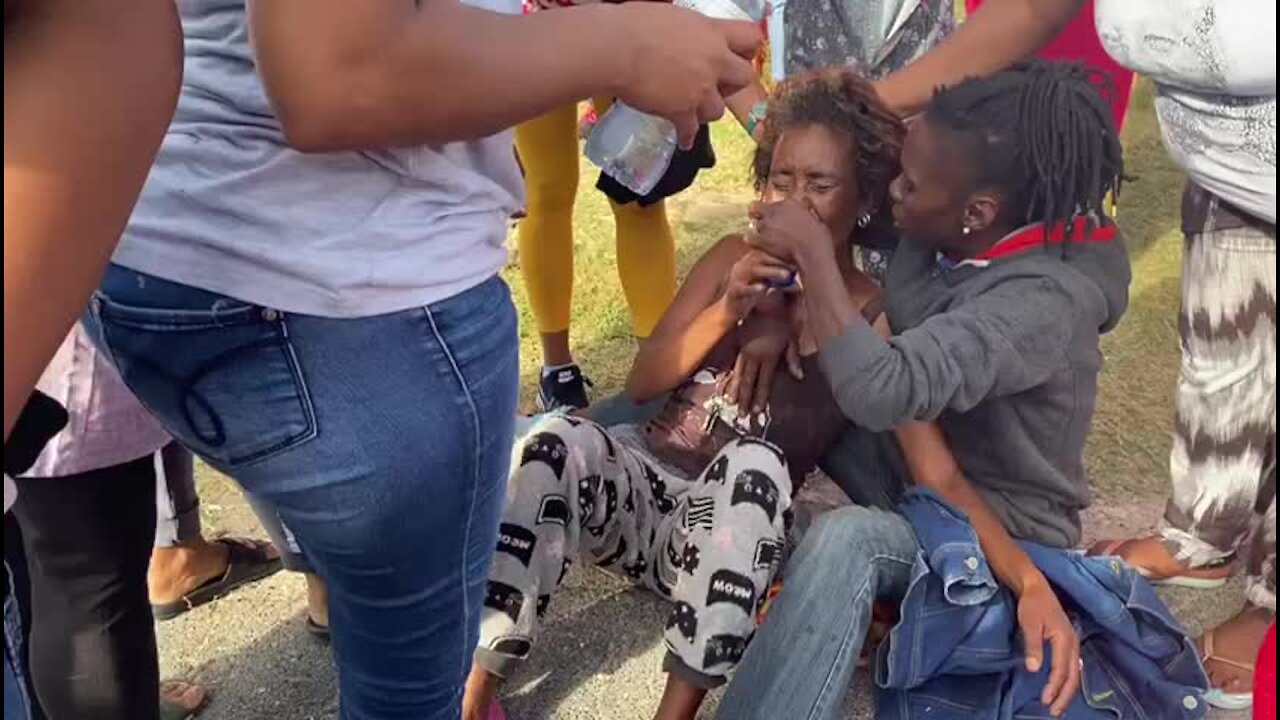 SOUTH AFRICA - Cape Town - Community members and family gather after missing Tazne van Wyk was found dead(Video) (4N6)