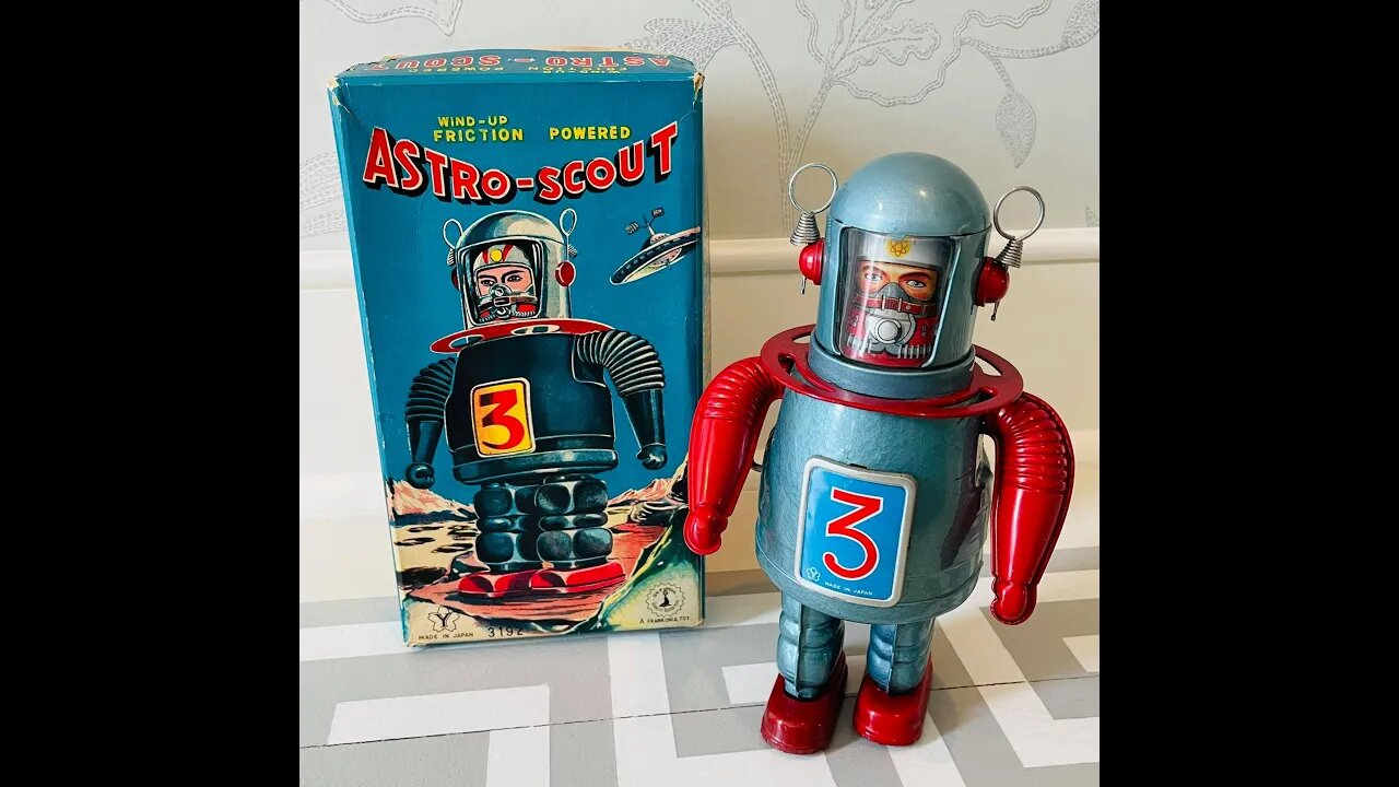 Astro Scout 3 in his original box is an impossible combination to find!