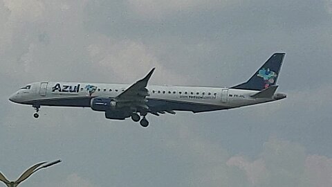 Embraer 195 PR-AXL vindo de Belém do Pará para Manaus