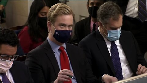 Doocy Calls Out White House Hypocrisy Over Social Media Sites And Public Health