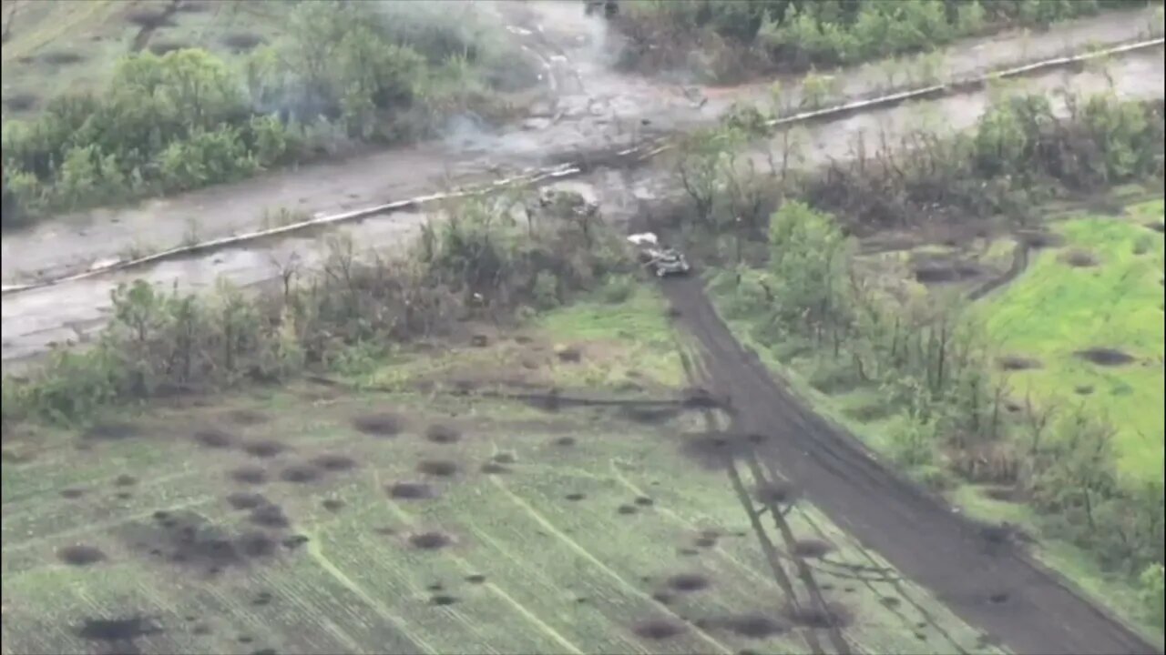 DPR 100th Brigade Hammering Ukrainian Tanks & Infantry
