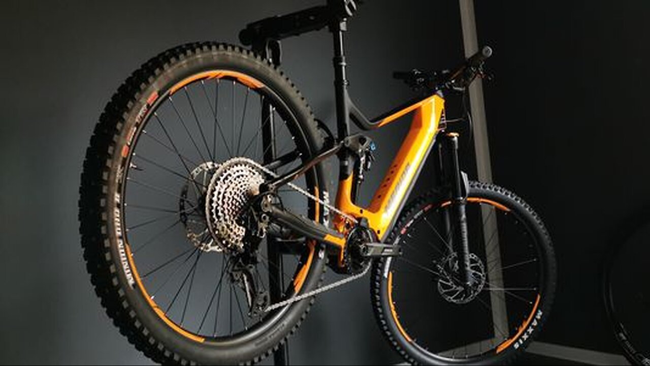 Enduro Full Suspension E-Bike Assembly
