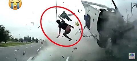 Total Hard Car Fails & Truck Crashes & Idiots in Cars 2022 - Idiots Worker Fails Compilation 2022