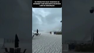 PESSOAS SÃO ARRASTADAS POR VENTOS VIOLENTOS